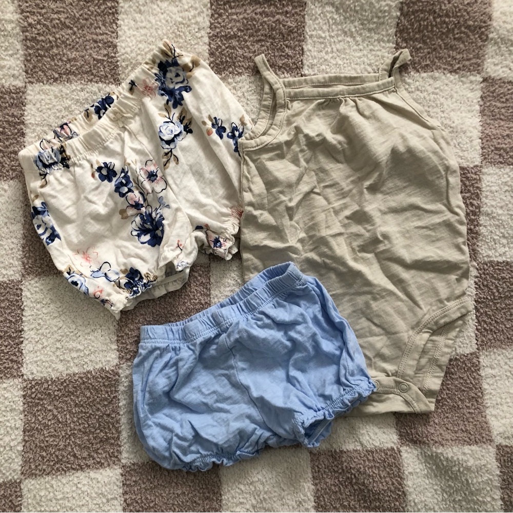 BOGO 🎊 Carter’s Romper and Bloomers Bundle - Floral, Beige, Blue